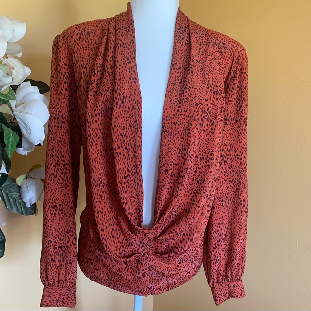 Nicola Sexy front neck open down, Animal print Top